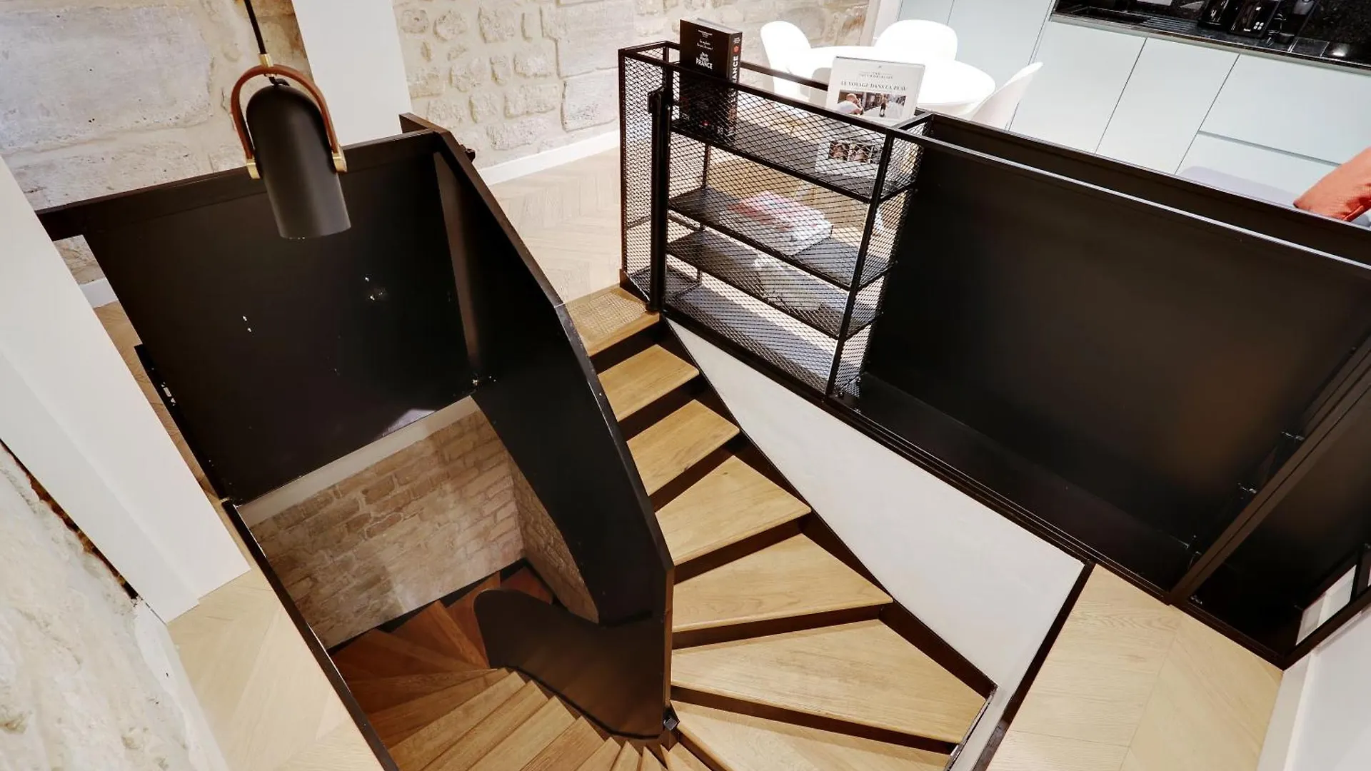 Sereners Apartments In Place Des Vosges - Rue De Birague Paris France