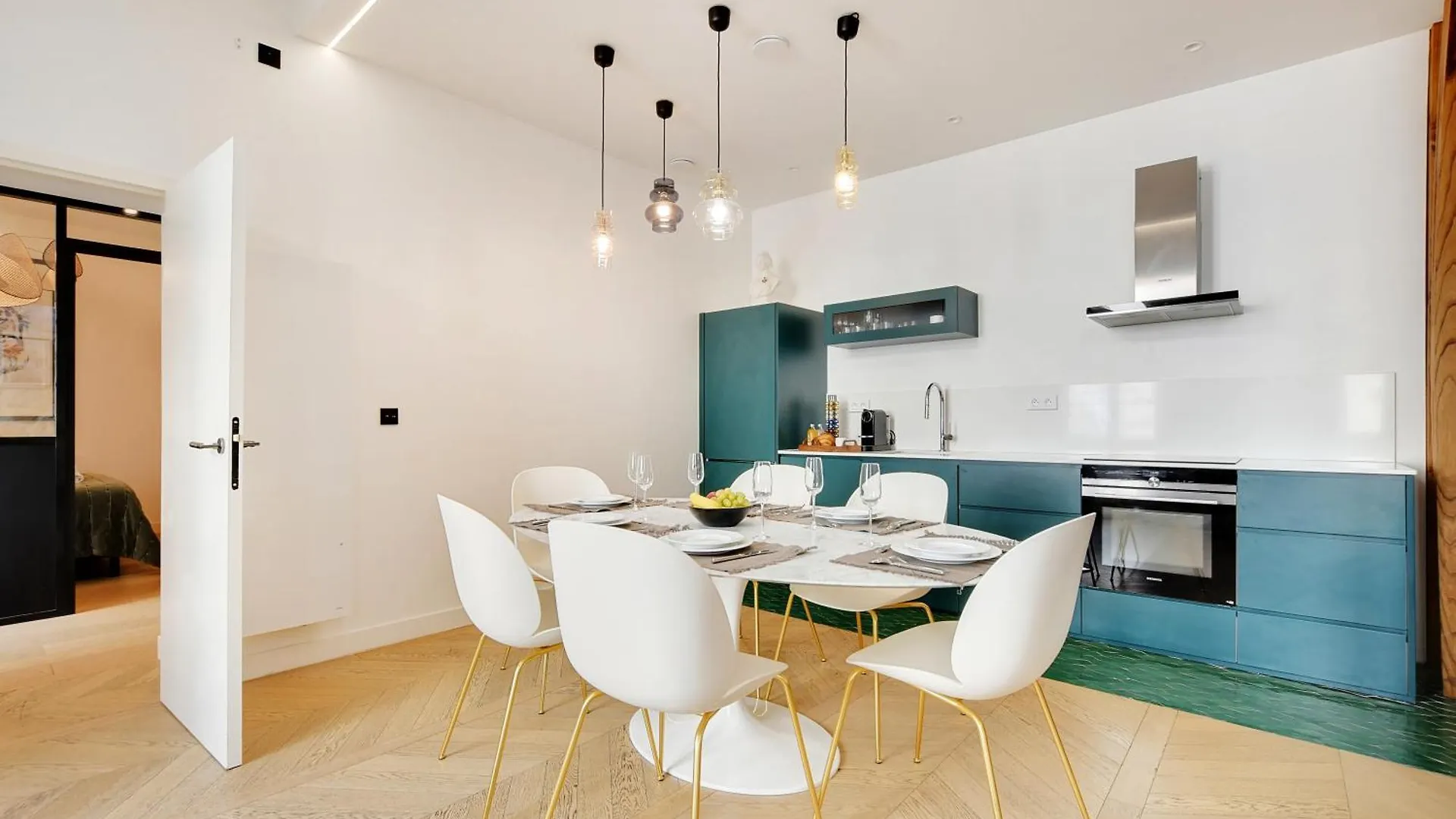 Sereners Apartments In Place Des Vosges - Rue De Birague Paris France