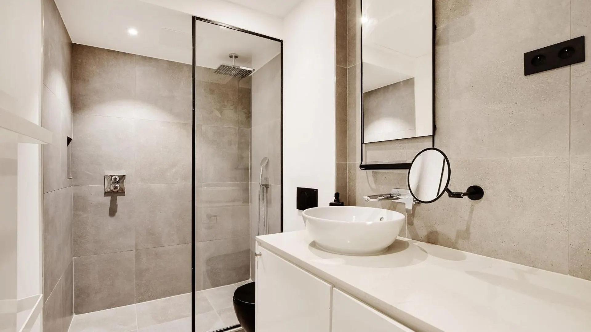 Sereners Apartments In Place Des Vosges - Rue De Birague Paris France