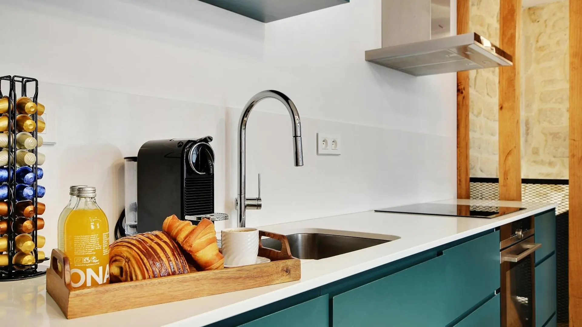 Sereners Apartments In Place Des Vosges - Rue De Birague Paris France