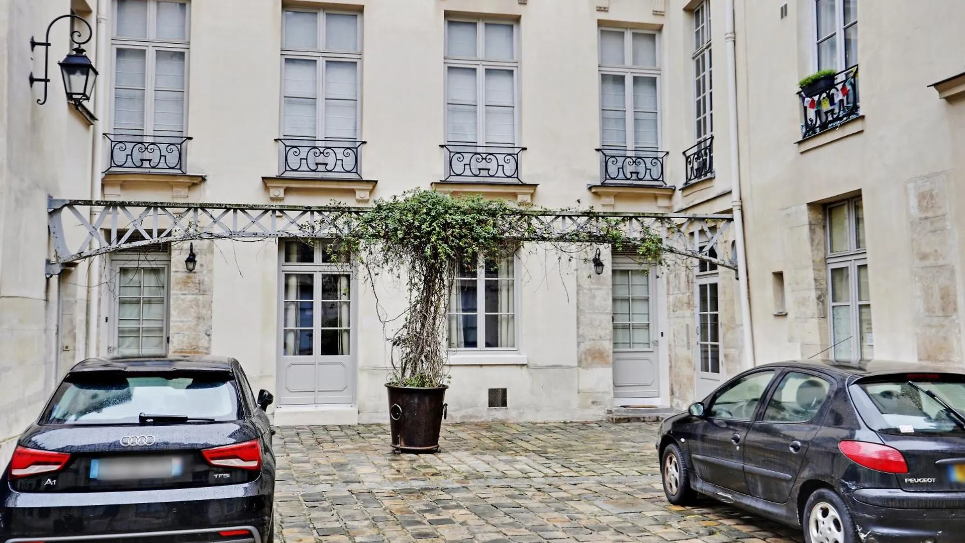 Sereners Apartments In Place Des Vosges - Rue De Birague Paříž