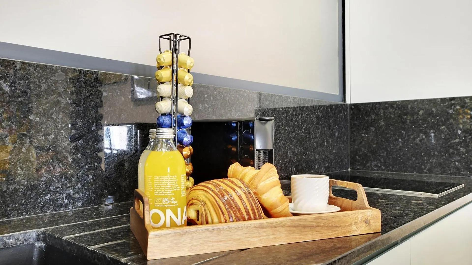 Sereners Apartments In Place Des Vosges - Rue De Birague Paris 0*,  France